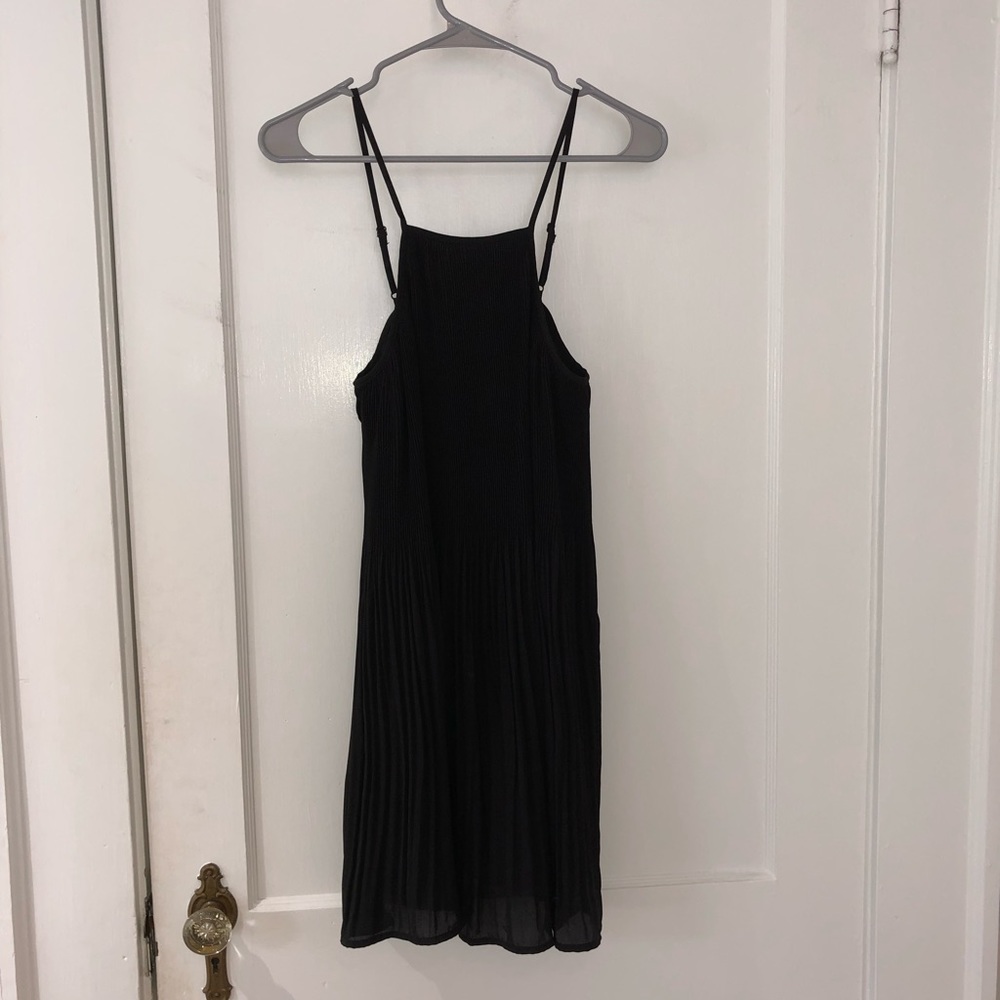 Glamorous pleated chiffon sundress